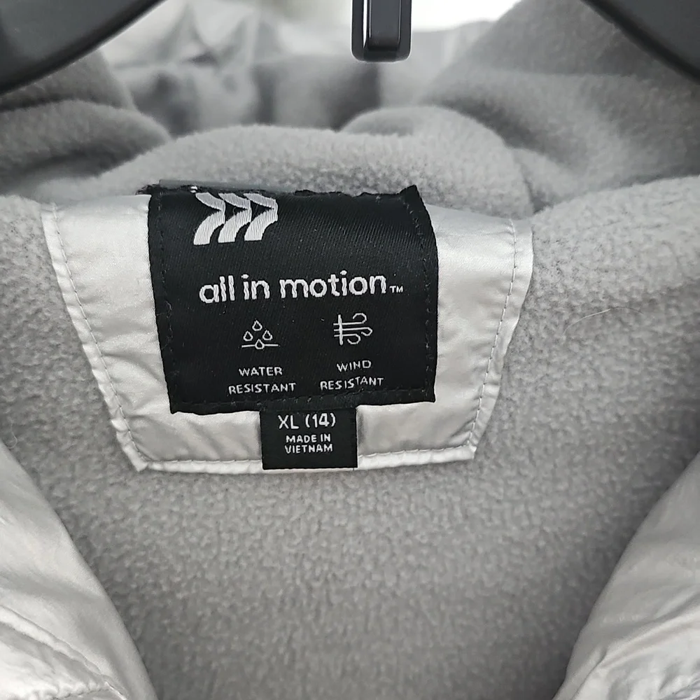 NWOT All In Motion Silver Shimmer Girls Xl Kids Puffer Jacket Coat
